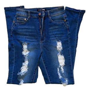 Fashion Nova distressed high rise skinny Jean 11/12